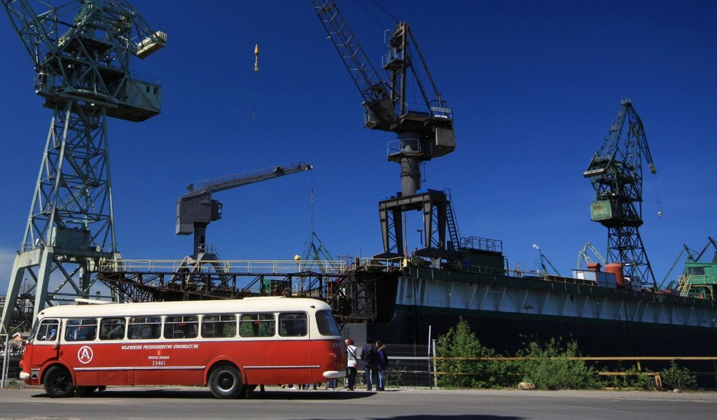 By cucumber through the Gdańsk Shipyard