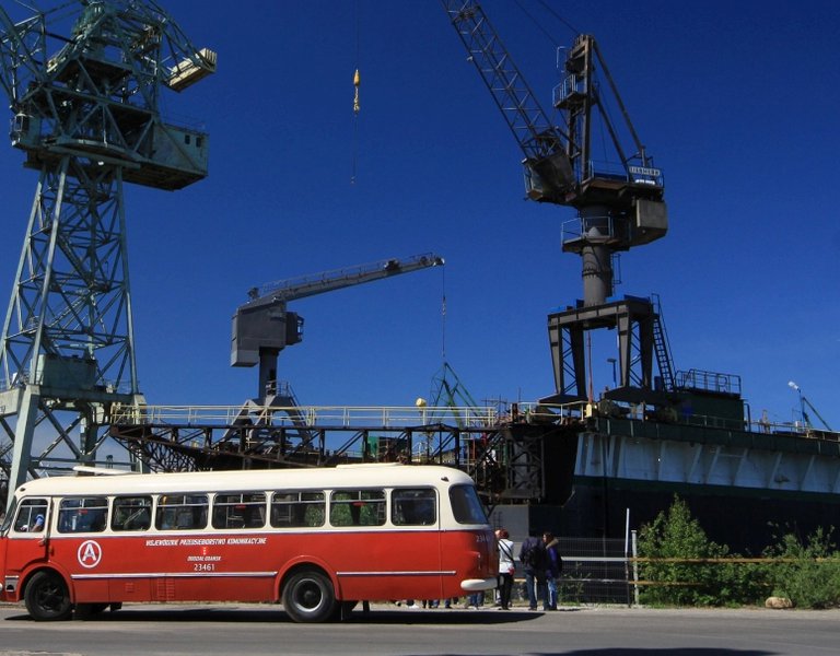 By cucumber through the Gdańsk Shipyard