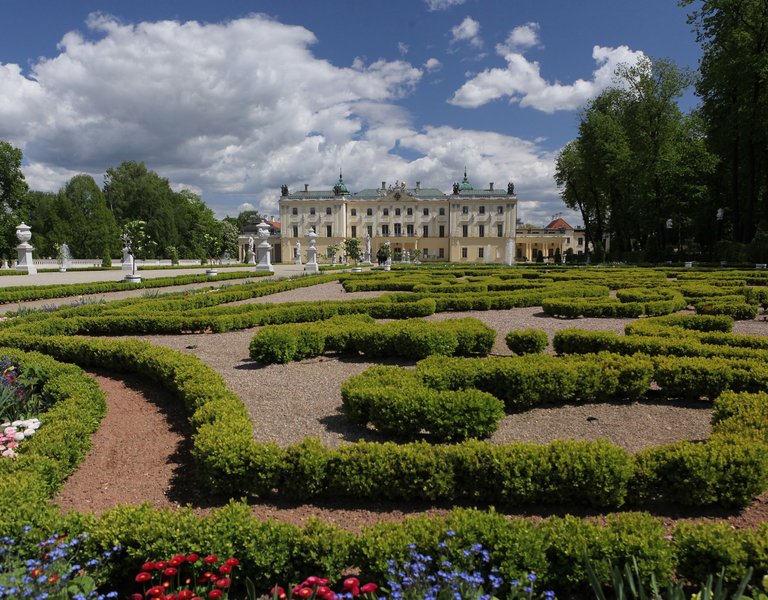 A Polish "Downton Abbey"