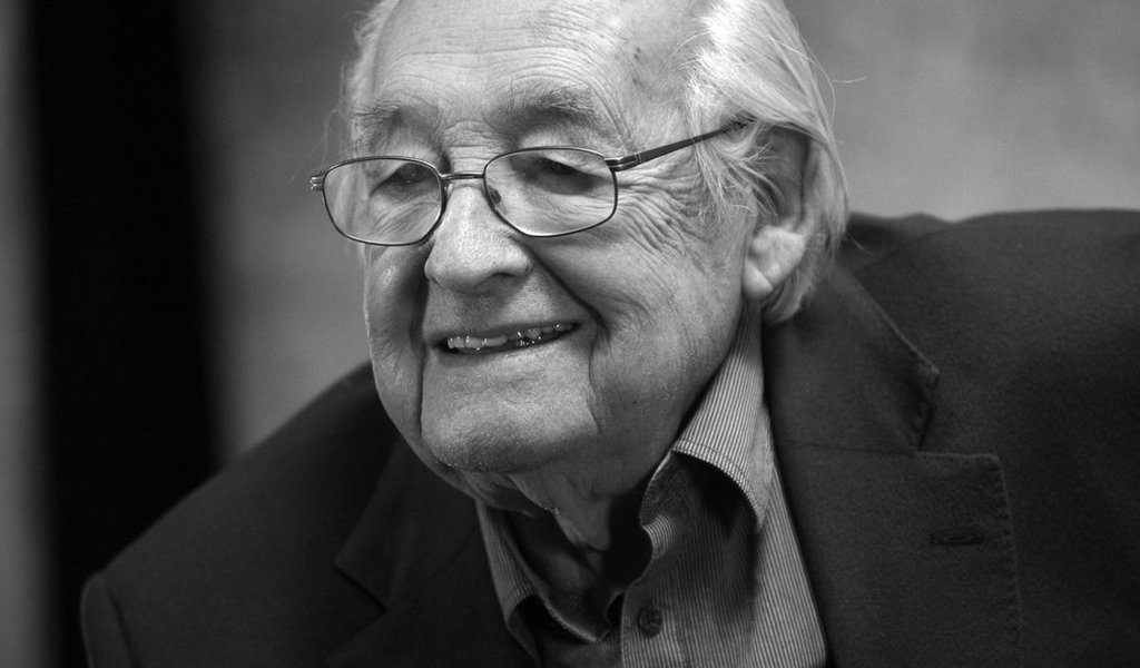 Famous Polish director Andrzej Wajda dies