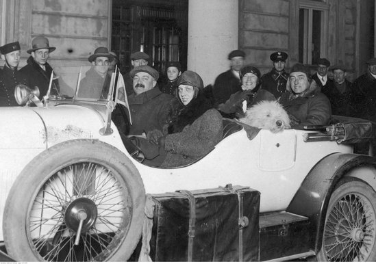 Richard Nikolaus von Coudenhove-Kalergi on his way to a lecture at the University of Warsaw (1930)