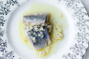 Herring with Onion in Oil