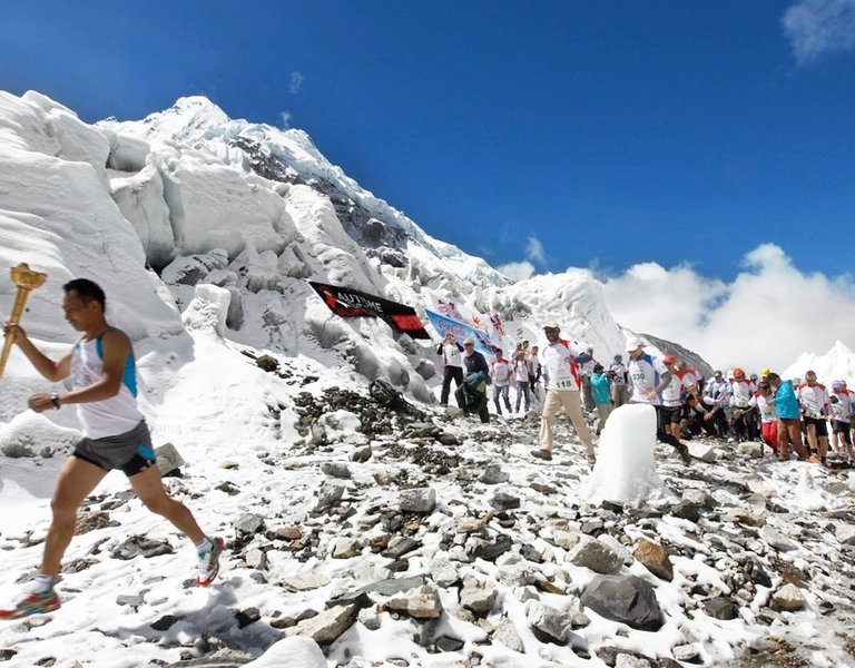 Success for Poles in Everest Marathon