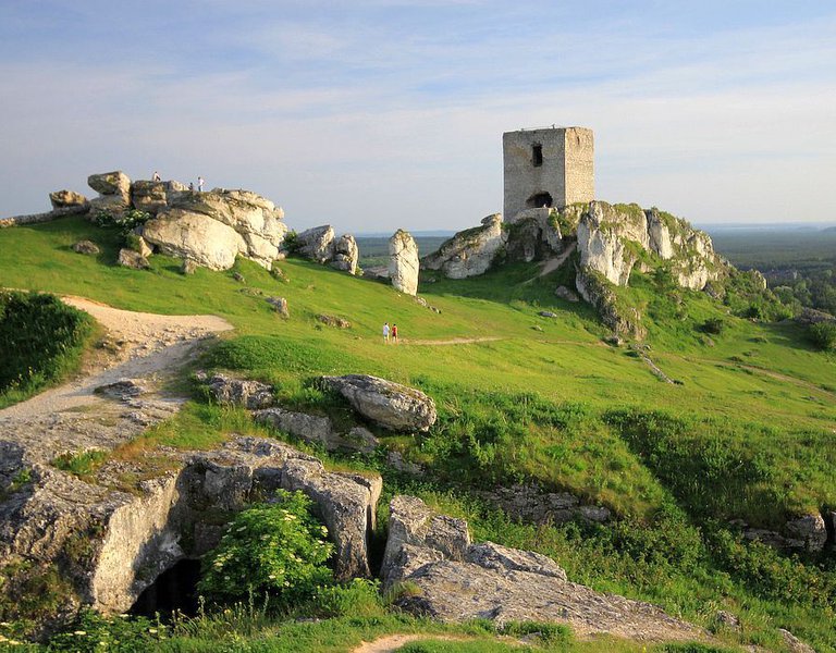 Among picturesque ruins