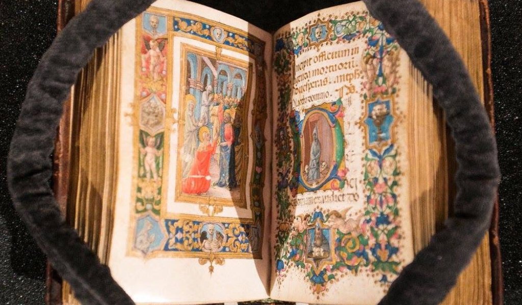 Polish National Library buys 15th-century manuscript in London