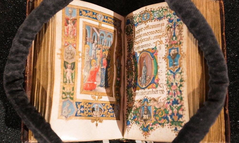 Polish National Library buys 15th-century manuscript in London