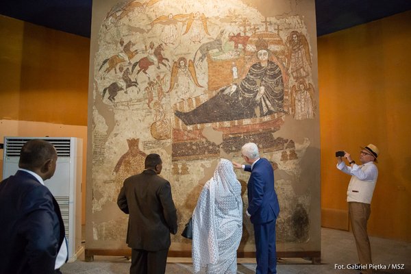 Minister Jacek Czaputowicz at the National Museum of Sudan, inspecting the paintings found and salvaged by Kazimierz Michałowski at Faras in the 1960's.