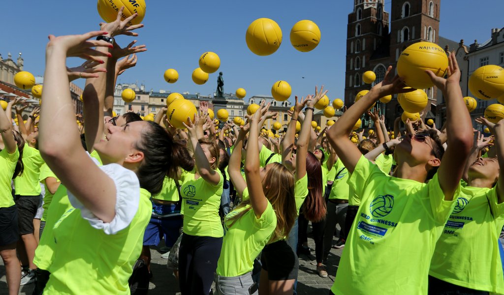 World record attempt marks EuroVolley 2017