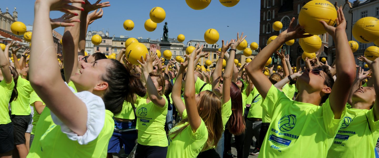 World record attempt marks EuroVolley 2017