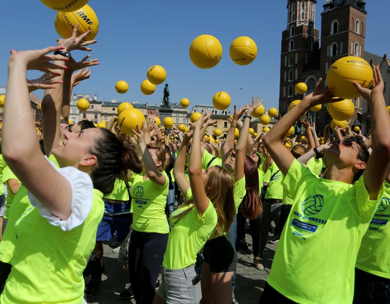 World record attempt marks EuroVolley 2017