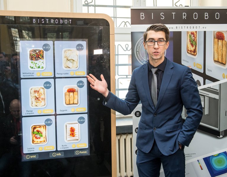 Wrocław students and graduates have built a robot that serves meals