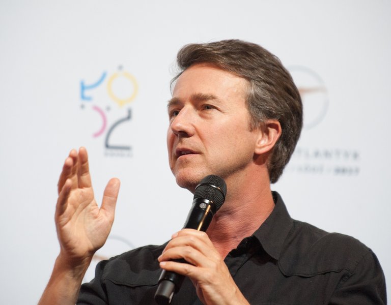 Edward Norton bestowed with Transatlantic Glocal Hero Award