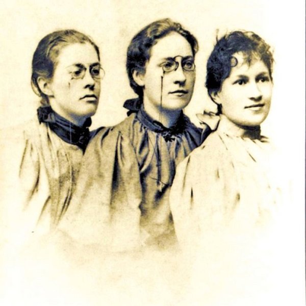 Jadwiga Sikorska, Stanisława Dowgiałłówna, and Janina Kosmowska - pioneer students of pharmacy, admitted in 1894.