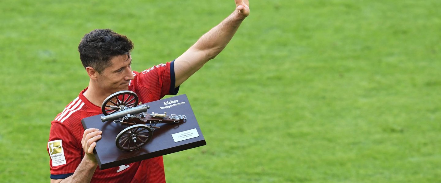 Robert Lewandowski earns crown as Bundesliga top scorer