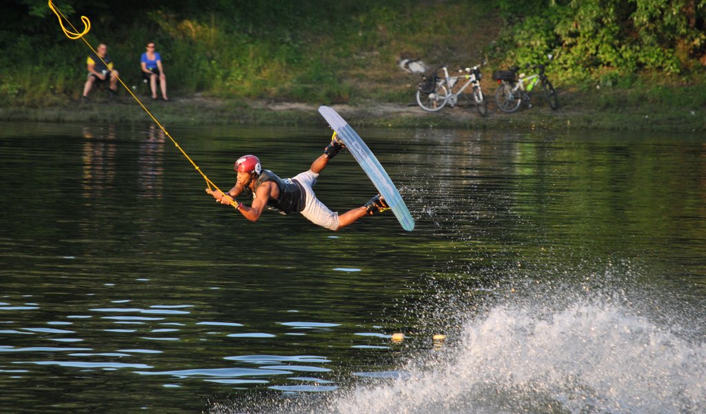 Water stunts in the heart of Warsaw