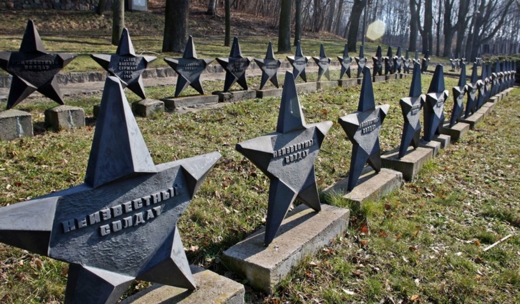 Russian and Soviet graves on Polish soil