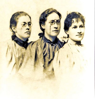 Jadwiga Sikorska, Stanisława Dowgiałłówna, and Janina Kosmowska - pioneer students of pharmacy, admitted in 1894